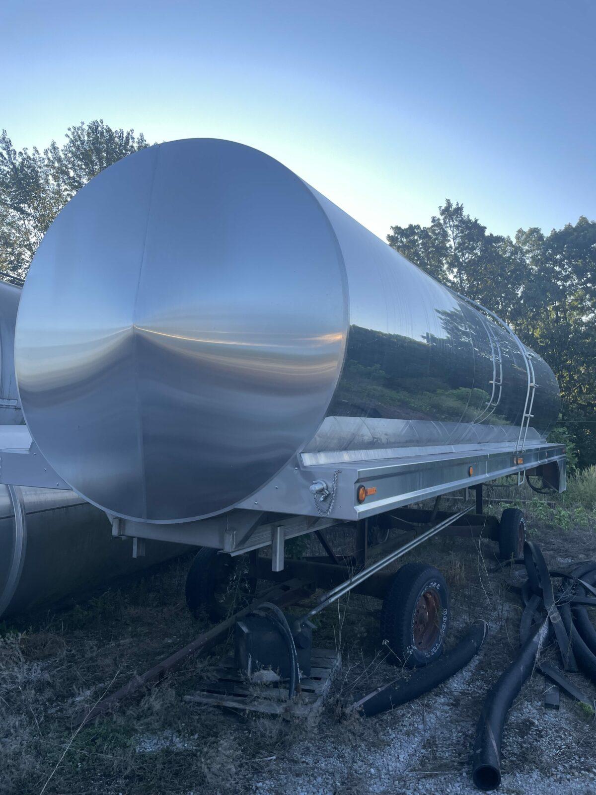 2011 Centerline 6250 gallon truck mount tank