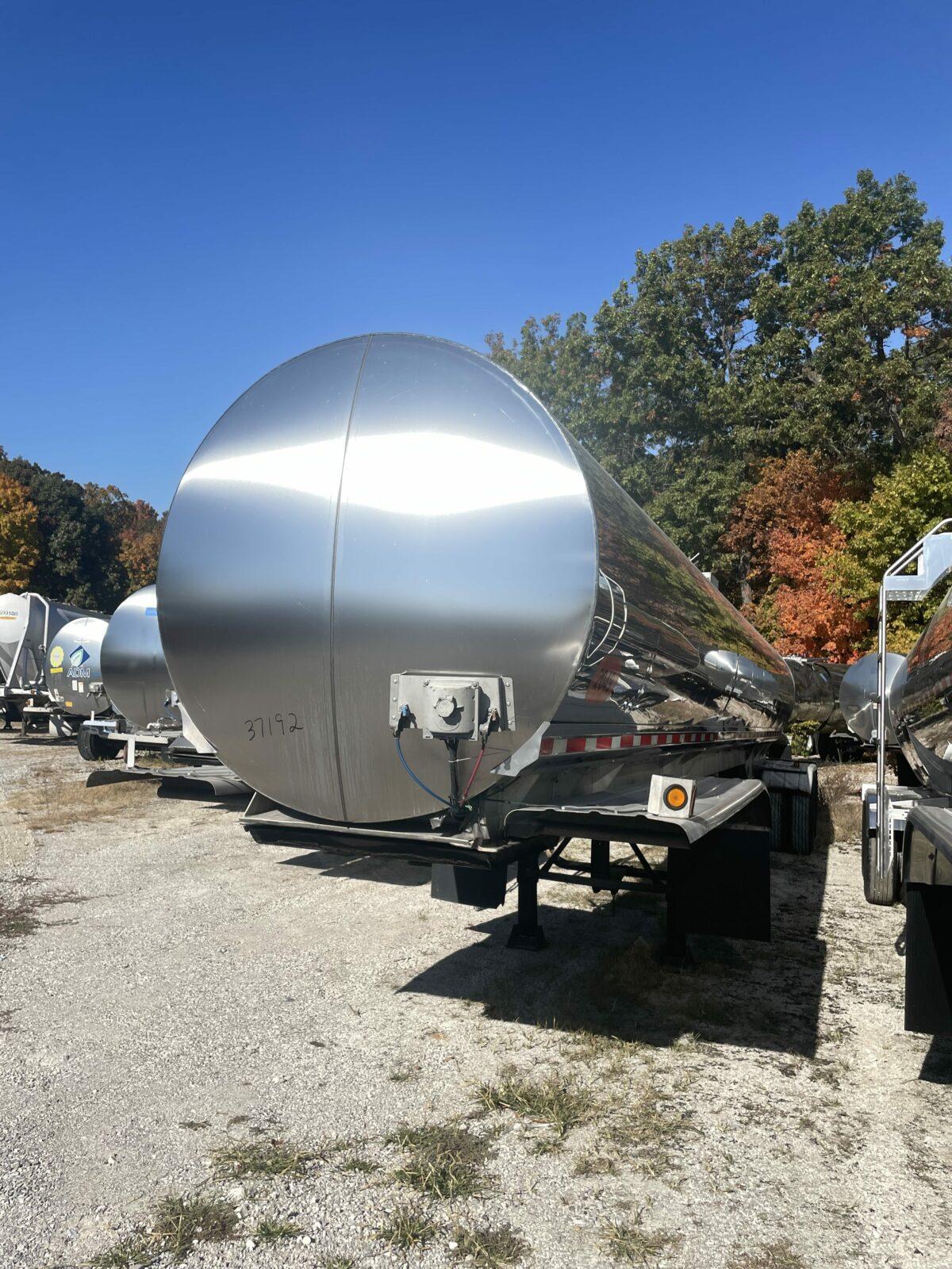 2005 Walker 6200 gallon 3A Sanitary Transport