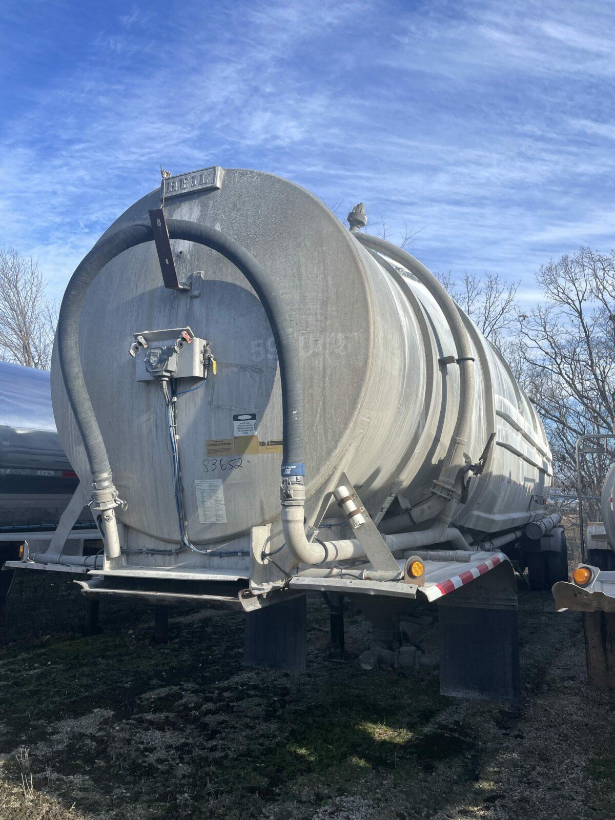 1997 Heil 1500 Cube Dry Bulk