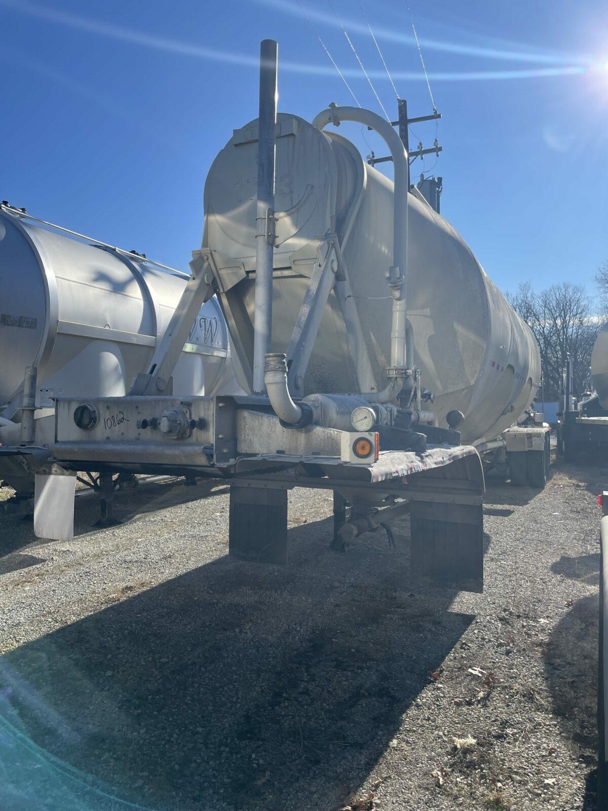 2006 Heil 1240 Cube Dry Bulk