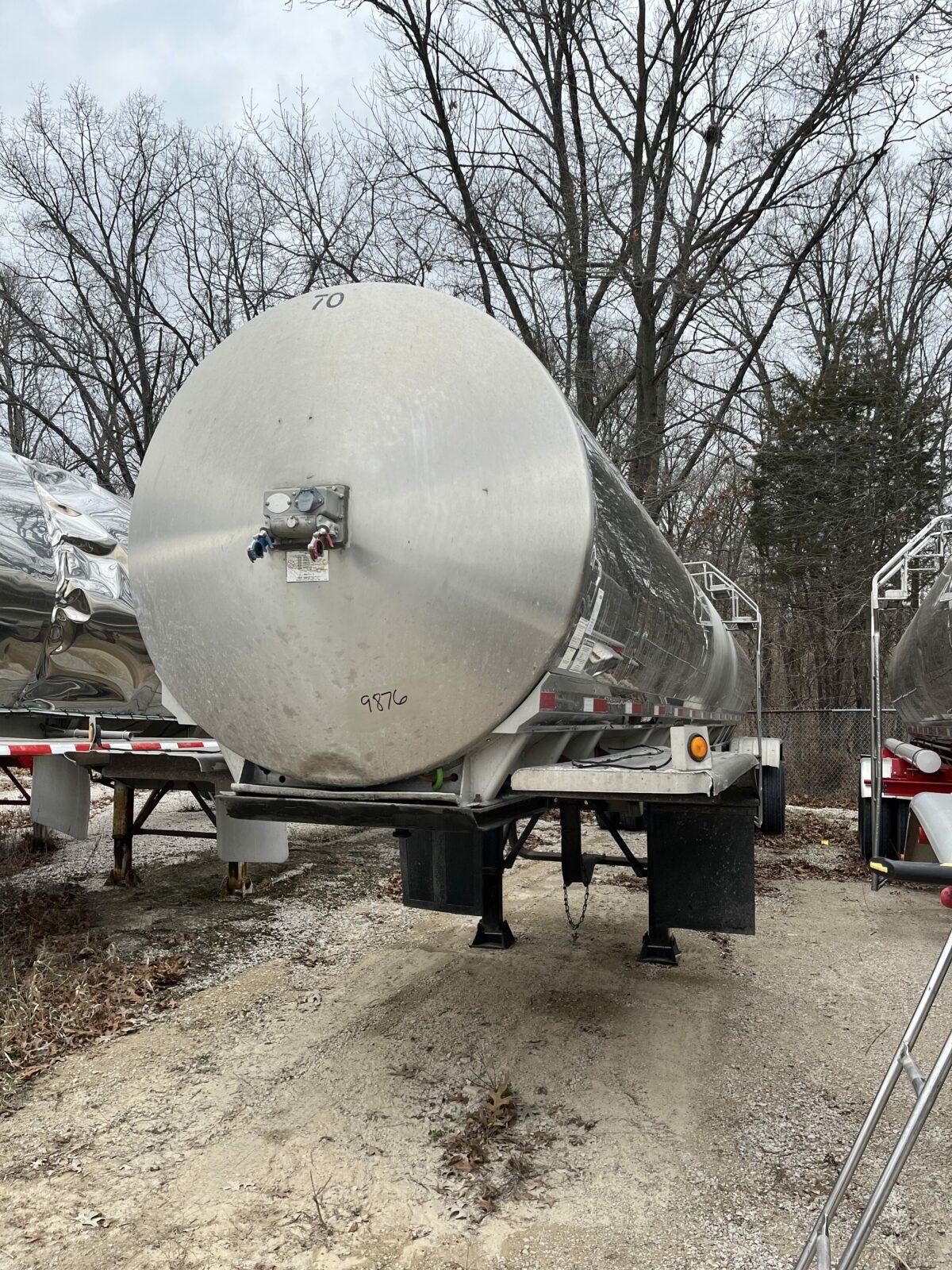 1992 Walker 6200 gallon 3A Sanitary Transport