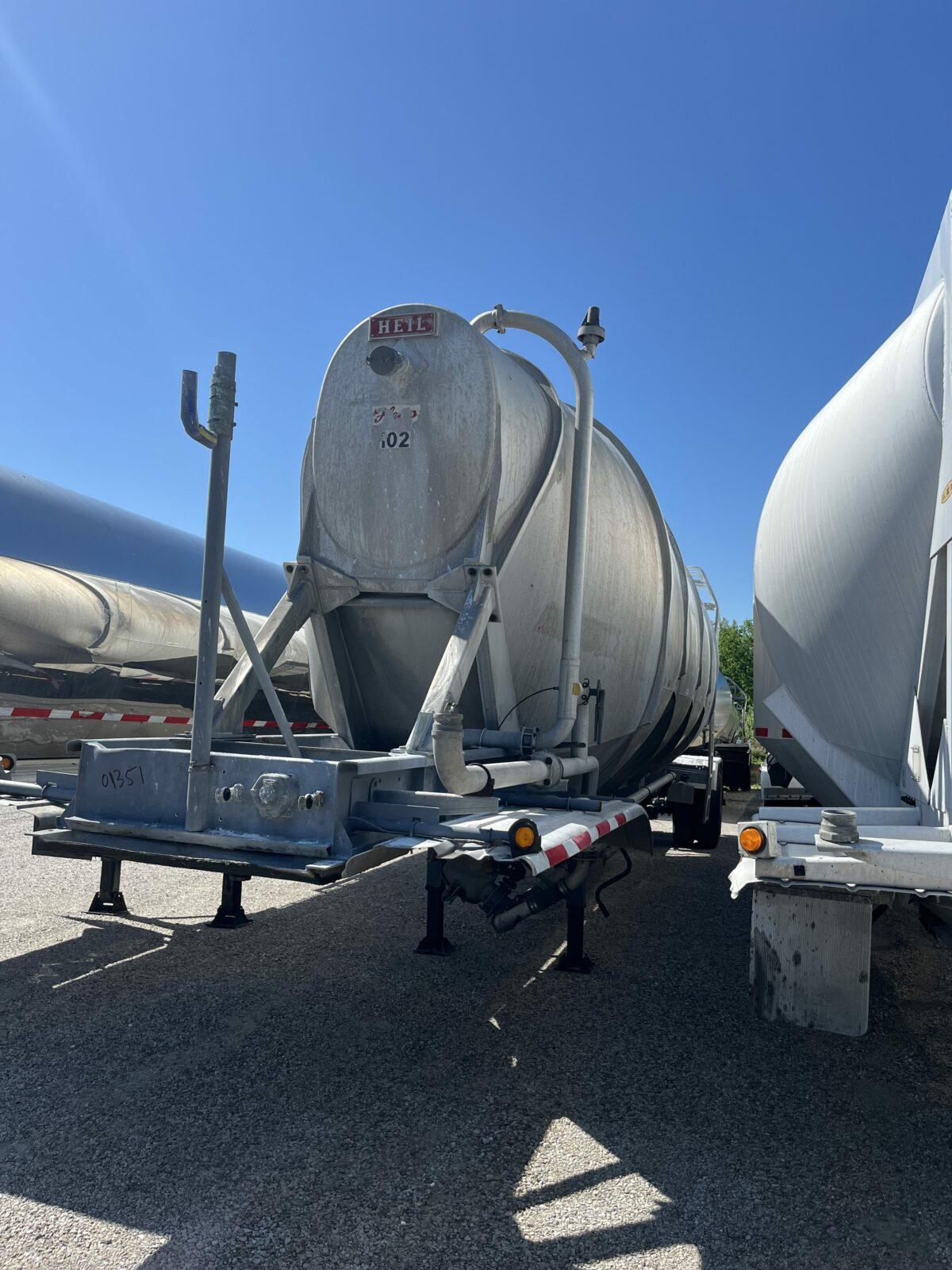 1989 Heil 1600 Cube Dry Bulk