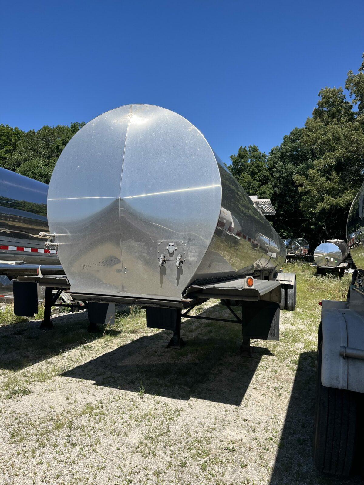 2000 TREMCAR 5600 GALLON FOOD GRADE