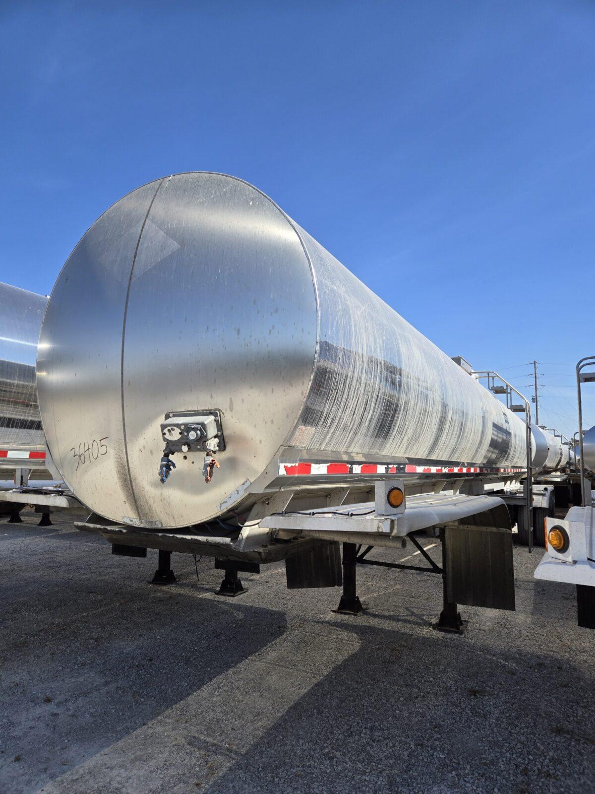 2004 Walker 6200 Gallon 3A Sanitary Transport