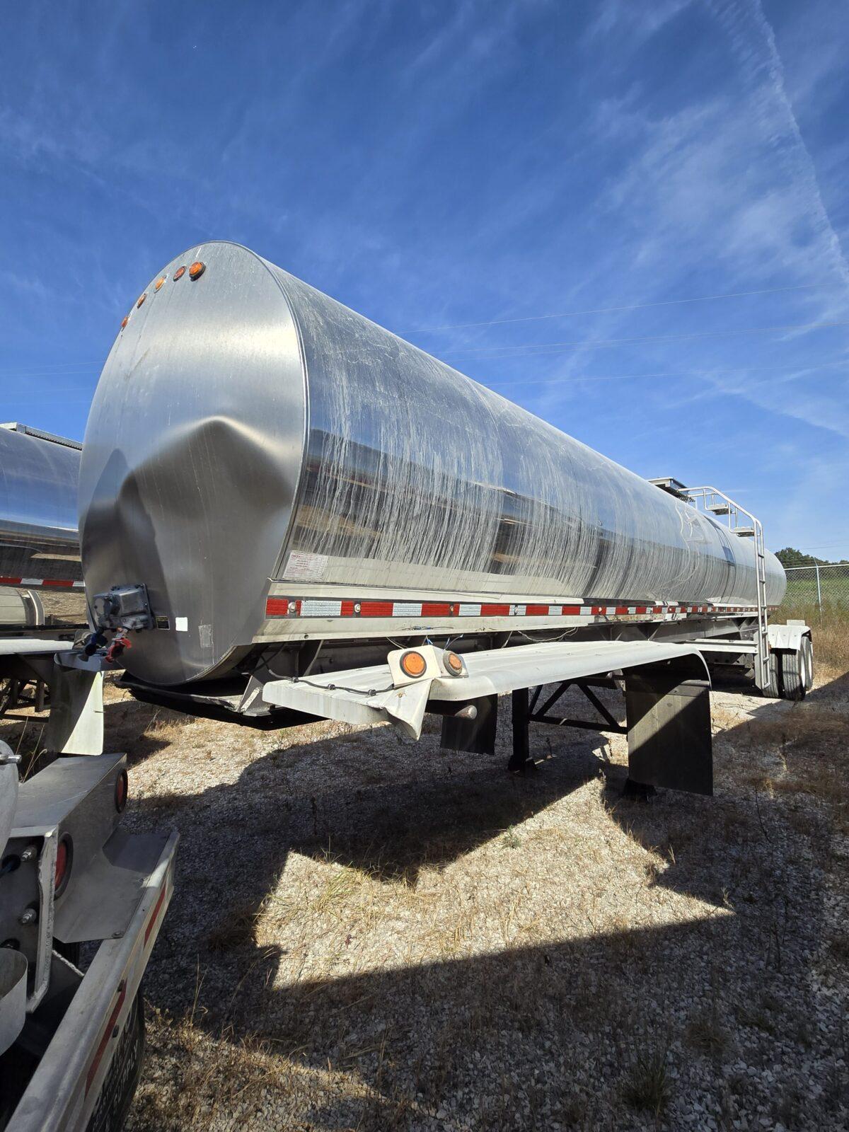 2010 BLUEGRASS 6200 Gallon 3A Sanitary Transport