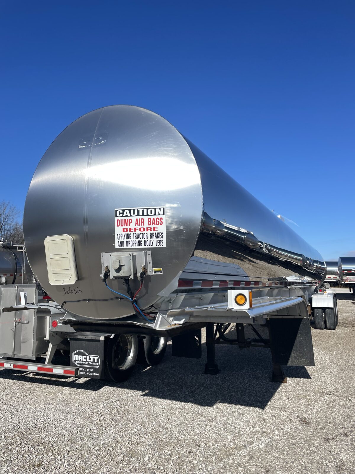 2004 Walker 6200 Gallon 3A Sanitary Transport