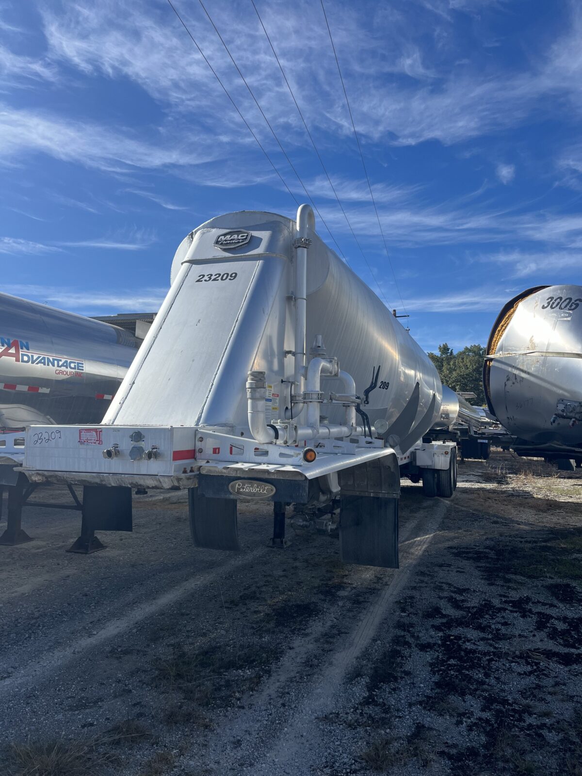 2013 MAC 1050 CUBE DRY BULK