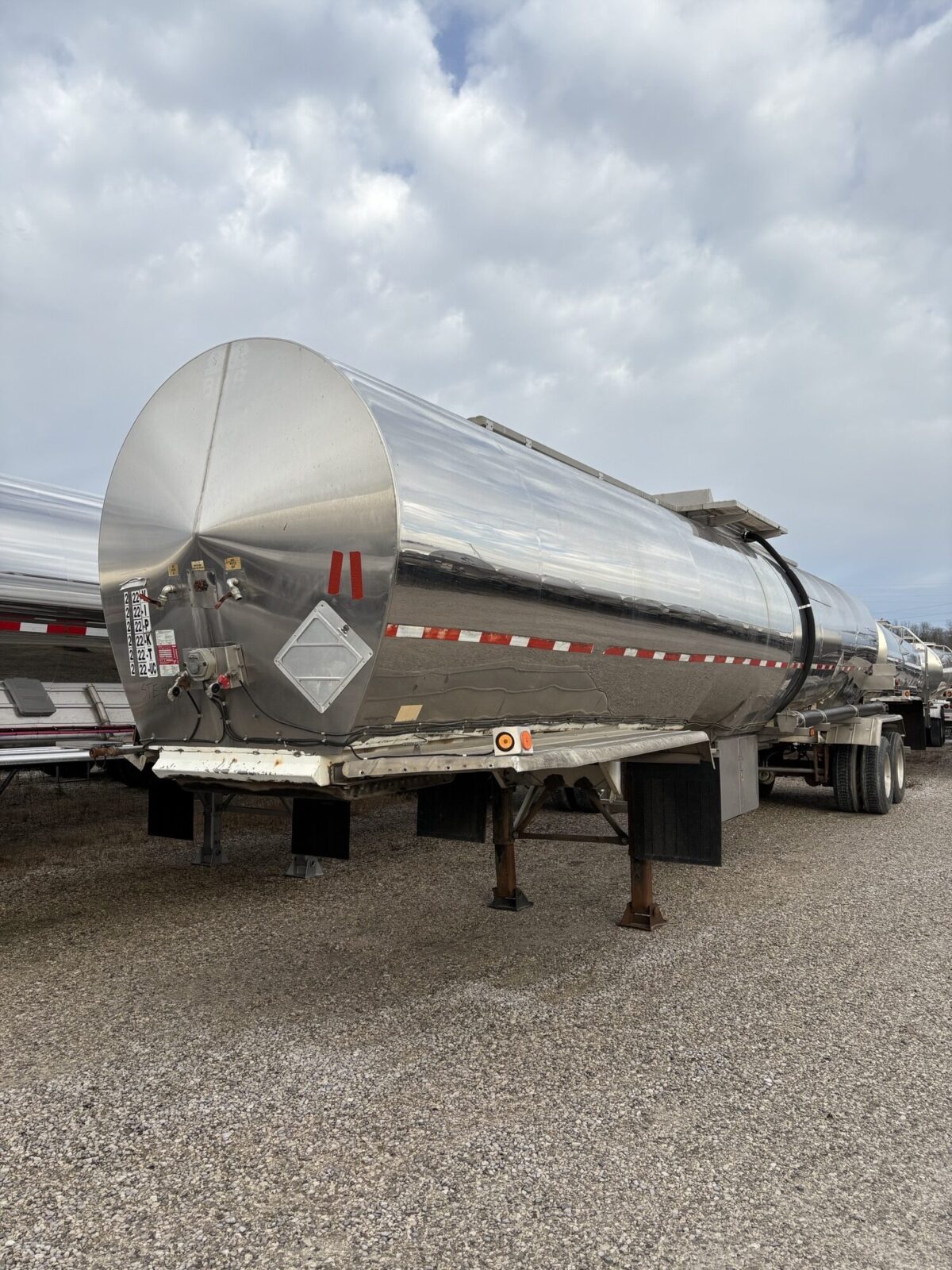 1990 STE 7500 GALLON MC307