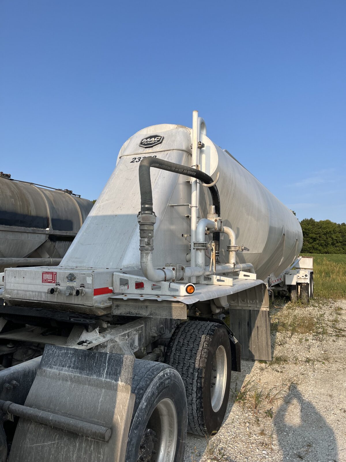 2013 MAC 1050 CUBE DRY BULK