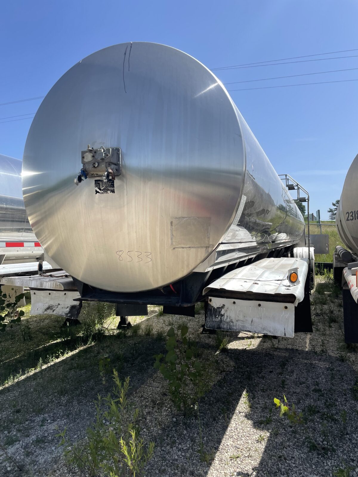1988 WALKER 7000 GALLON FARM PICK UP