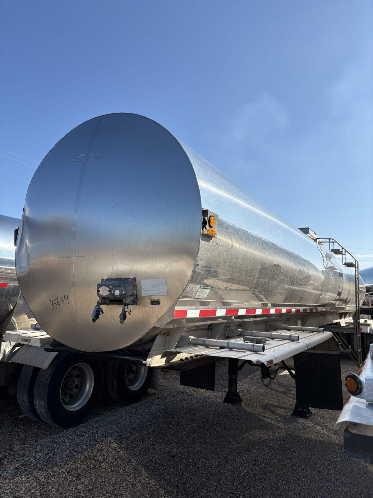 2003 WALKER 6250 GALLON 3A SANITARY