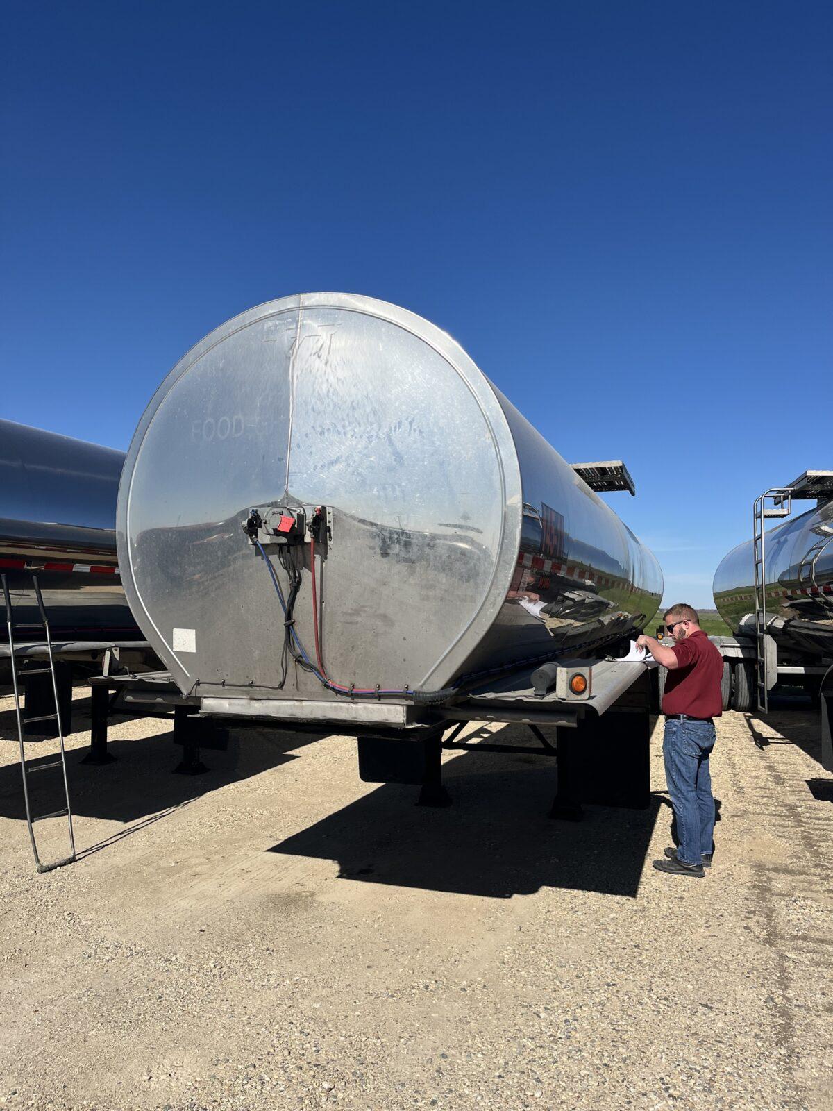 2000 BRENNER 6500 GALLON 3A SANITARY