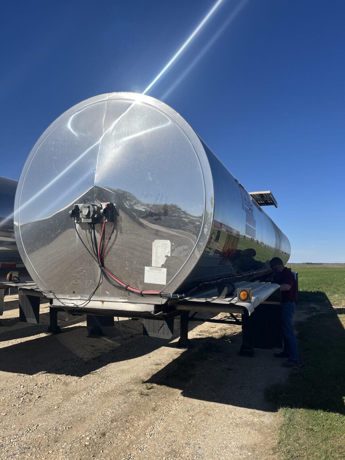 2000 BRENNER 6500 GALLON 3A SANITARY