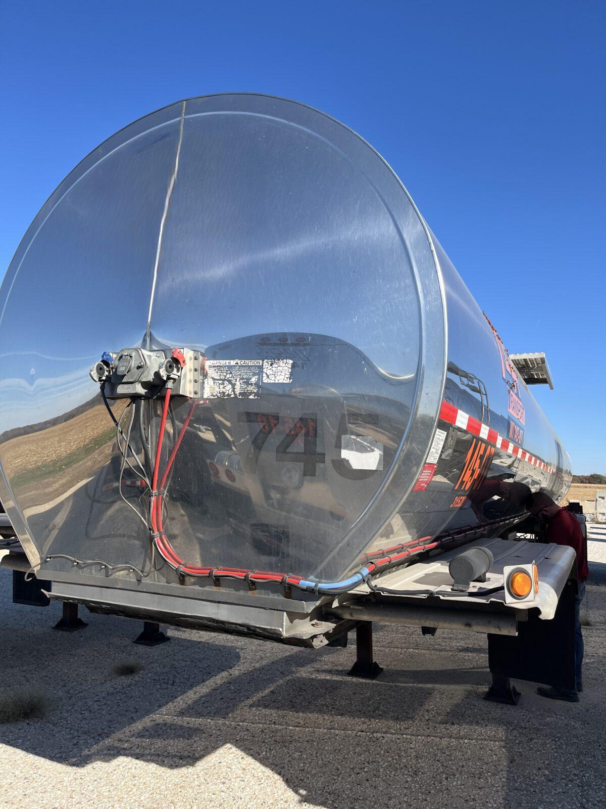 2000 BRENNER 6500 GALLON 3A SANITARY
