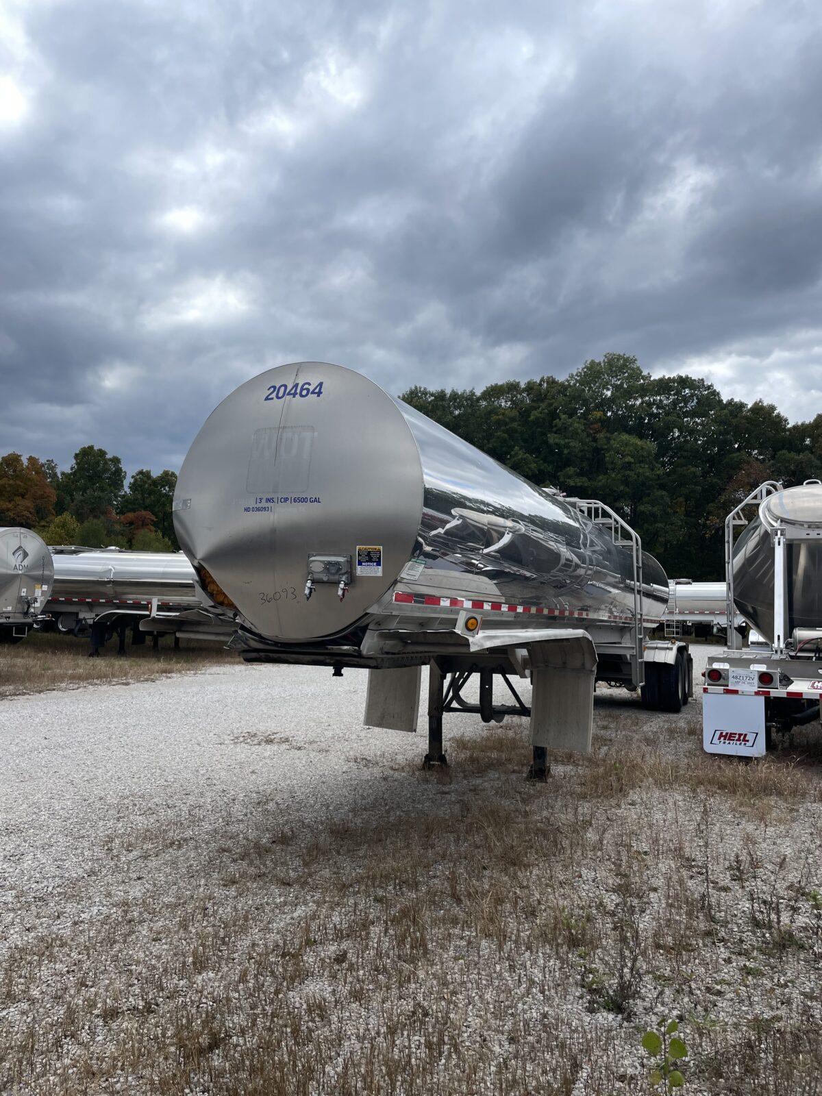 2004 WALKER 6500 GALLON 3A SANITARY