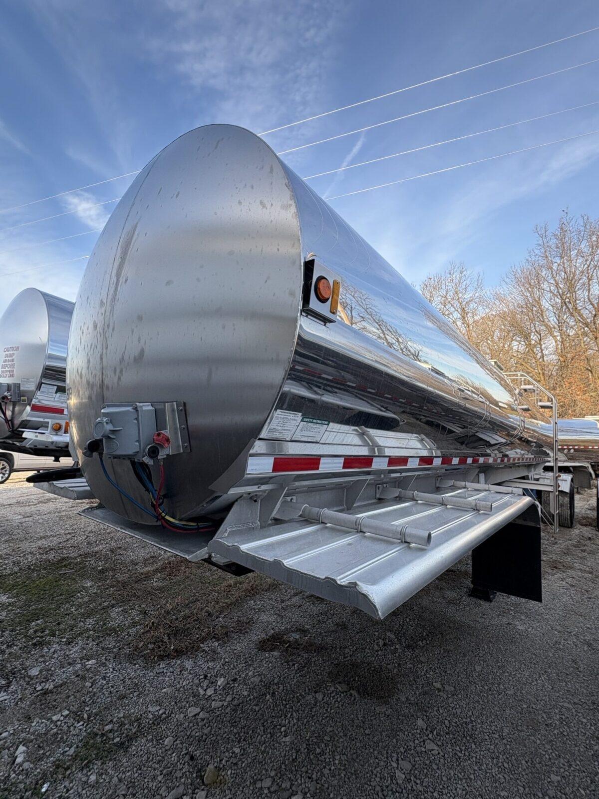 2006 WALKER 6250 GALLON NON CODE