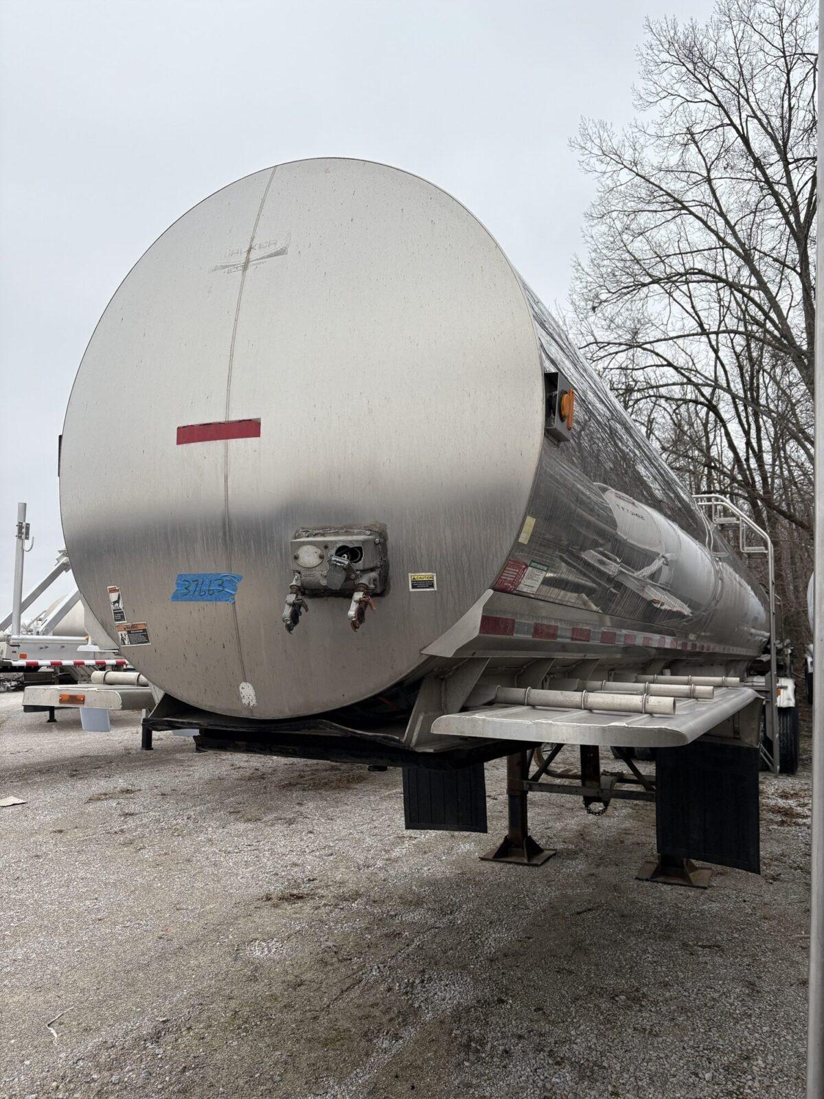 2005 WALKER 6250 GALLON 3A SANITARY