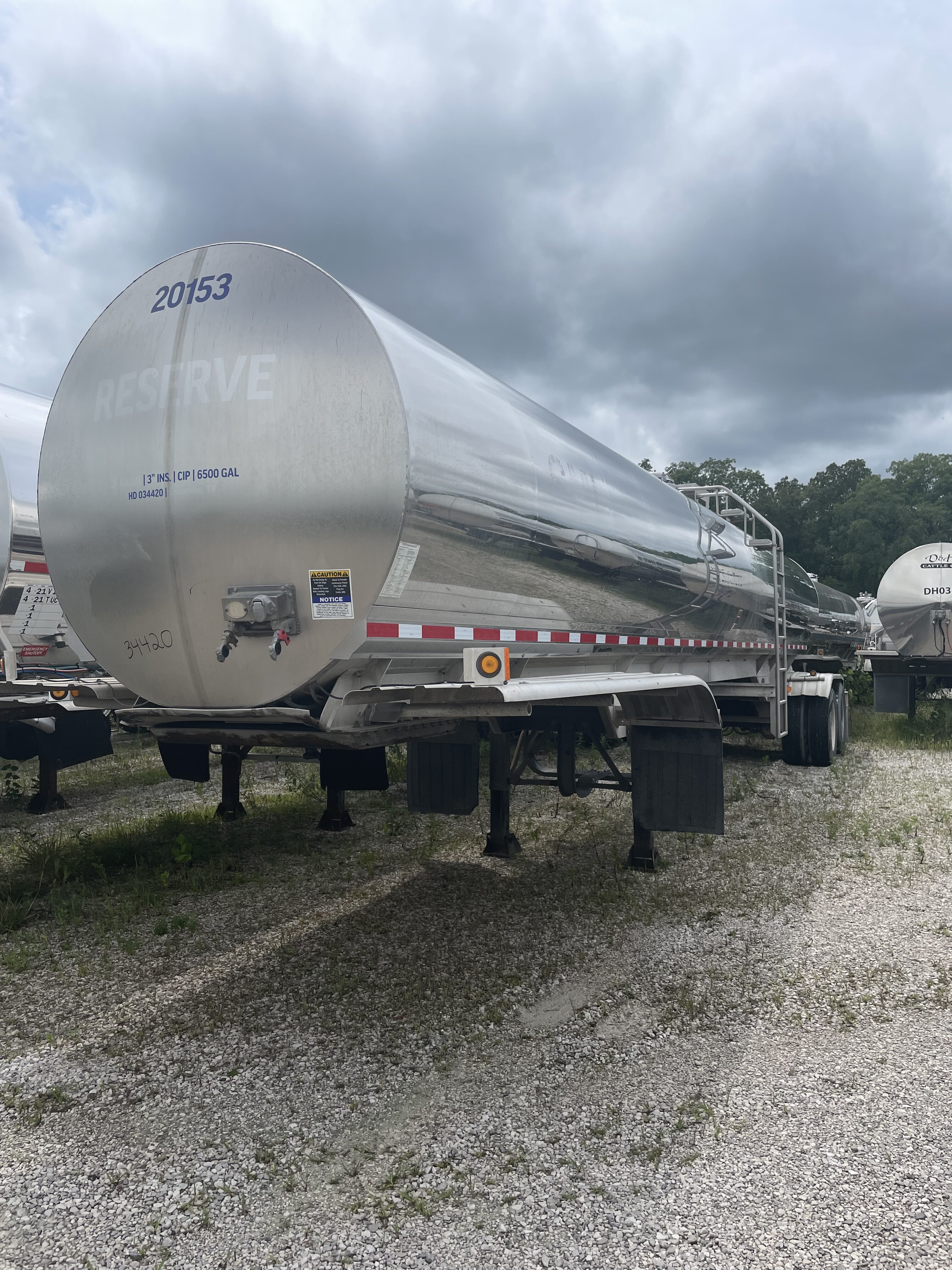 2001 WALKER 6500 GALLON 3A SANITARY
