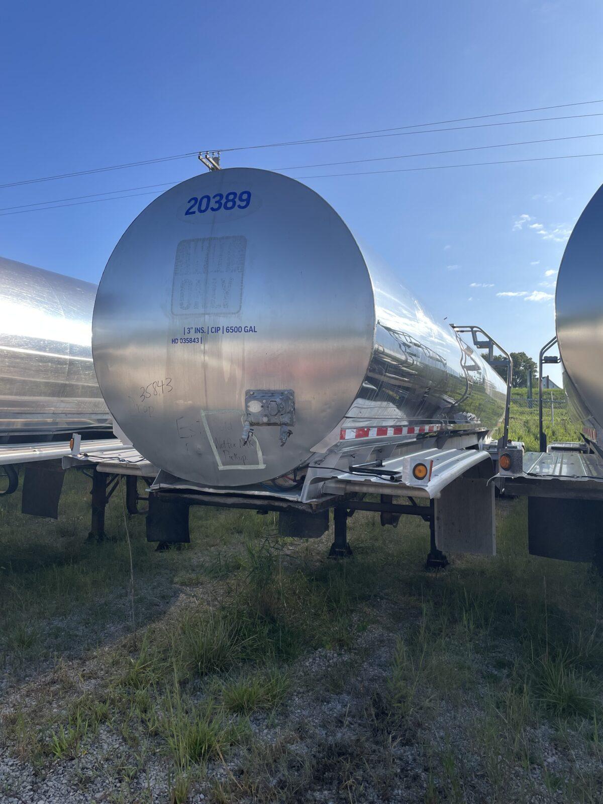 2003 WALKER 6500 GALLON 3A SANITARY