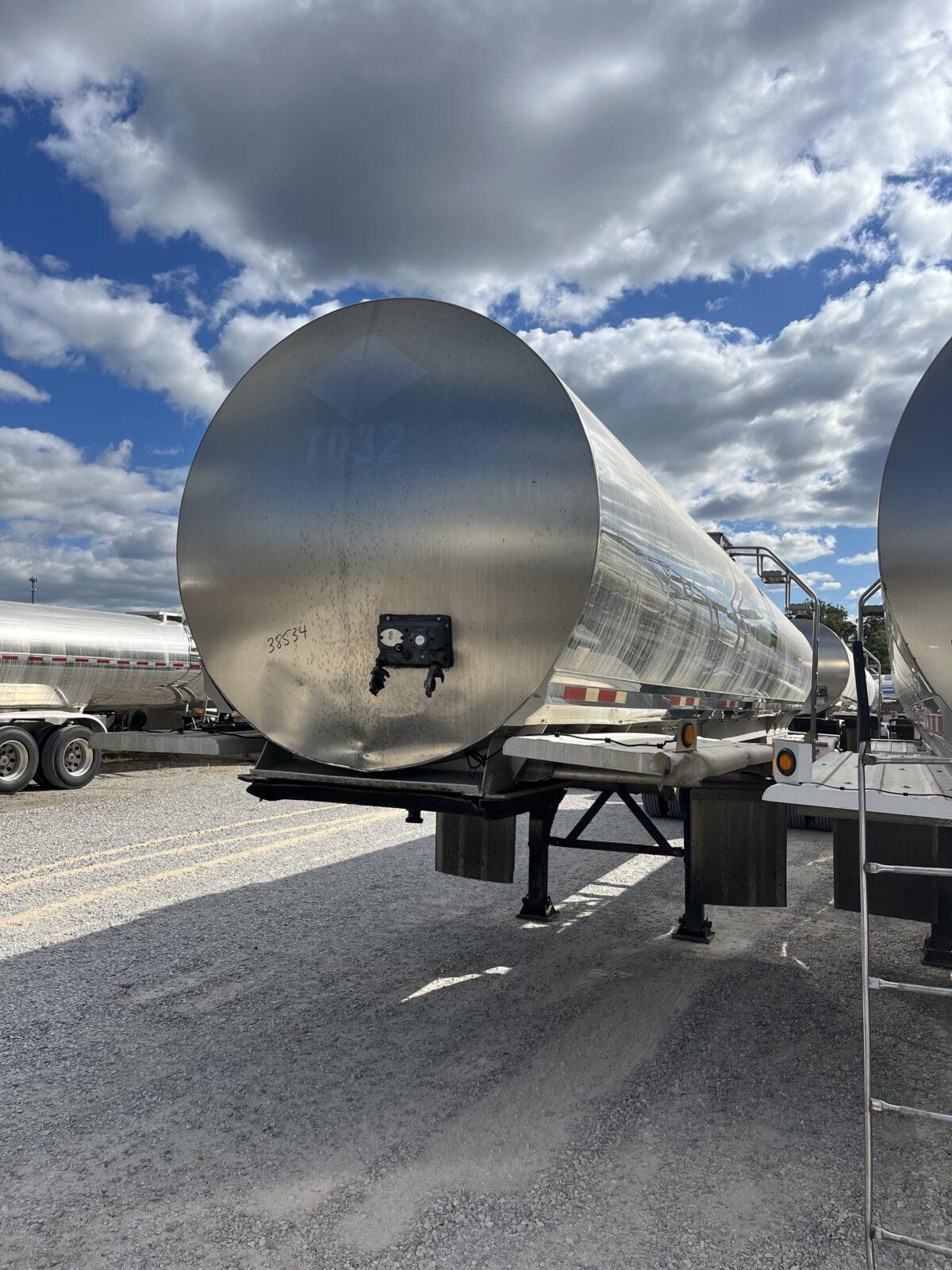 2007 WALKER 6200GAL 3A SANITARY