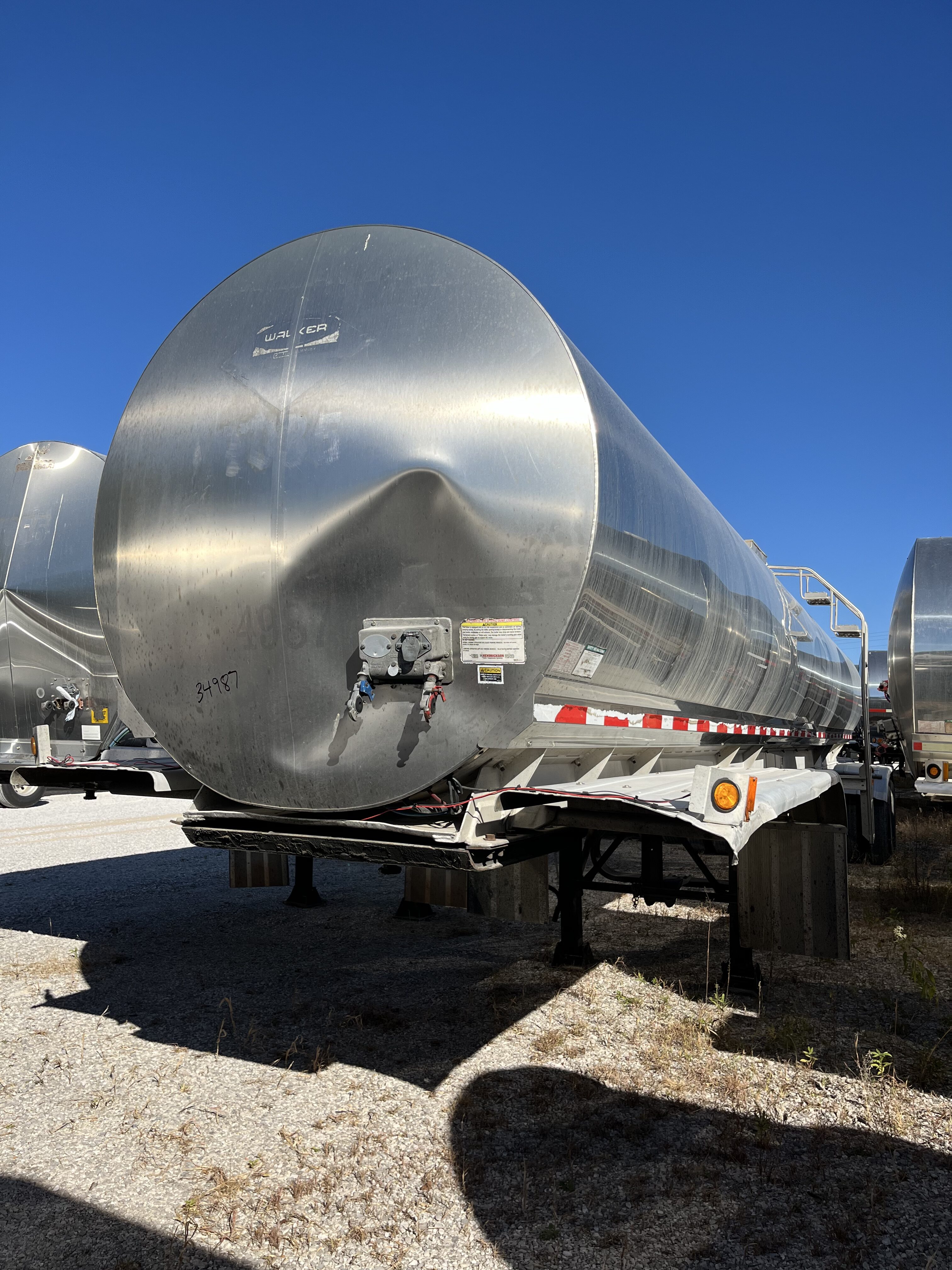 2002 WALKER 6200GAL 3A SANITARY