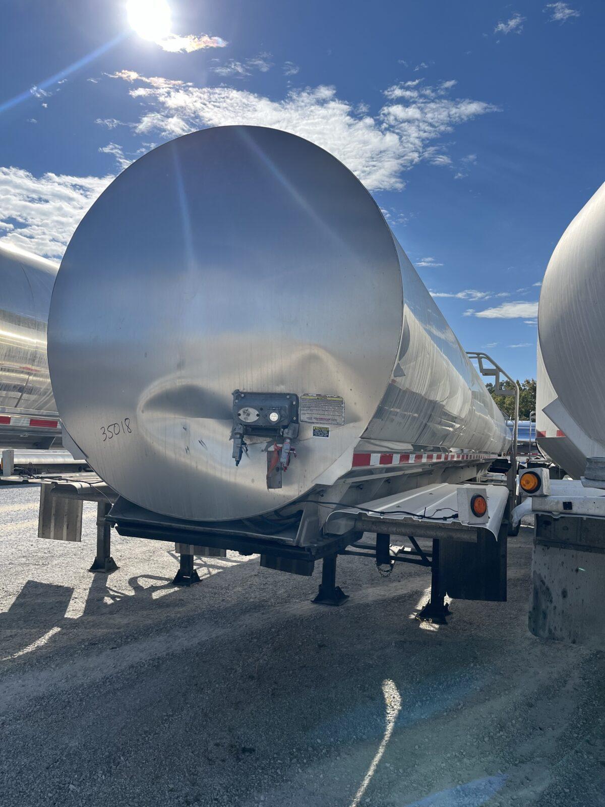 2002 WALKER 6200GAL 3A SANITARY