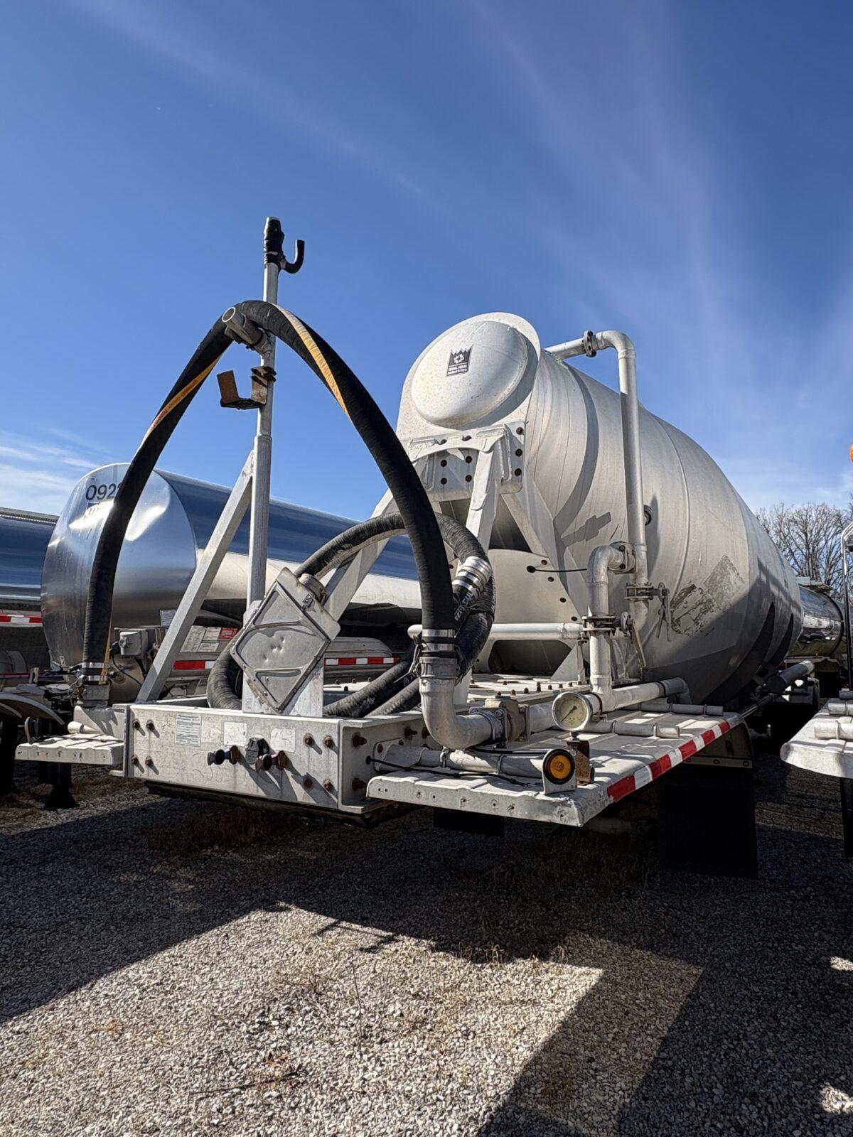 2005 TRAILKING 1250 CUBE DRY BULK