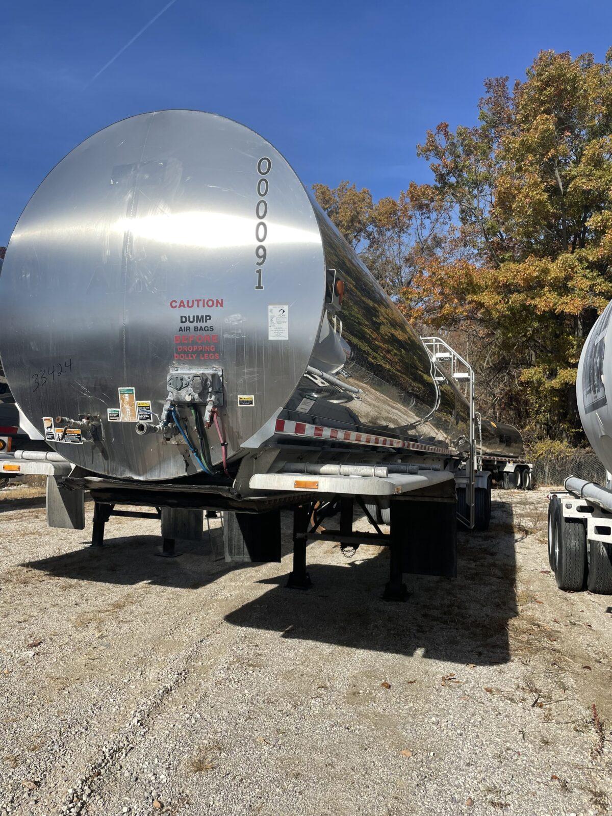 2000 WALKER 7000 GALLON FOOD GRADE – NON CODE