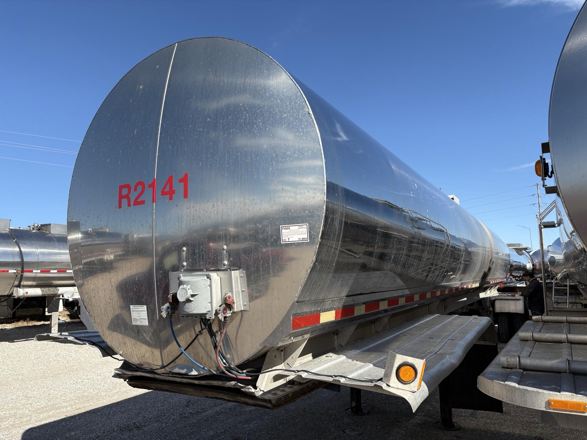 2008 WALKER 6200GAL 3A SANITARY