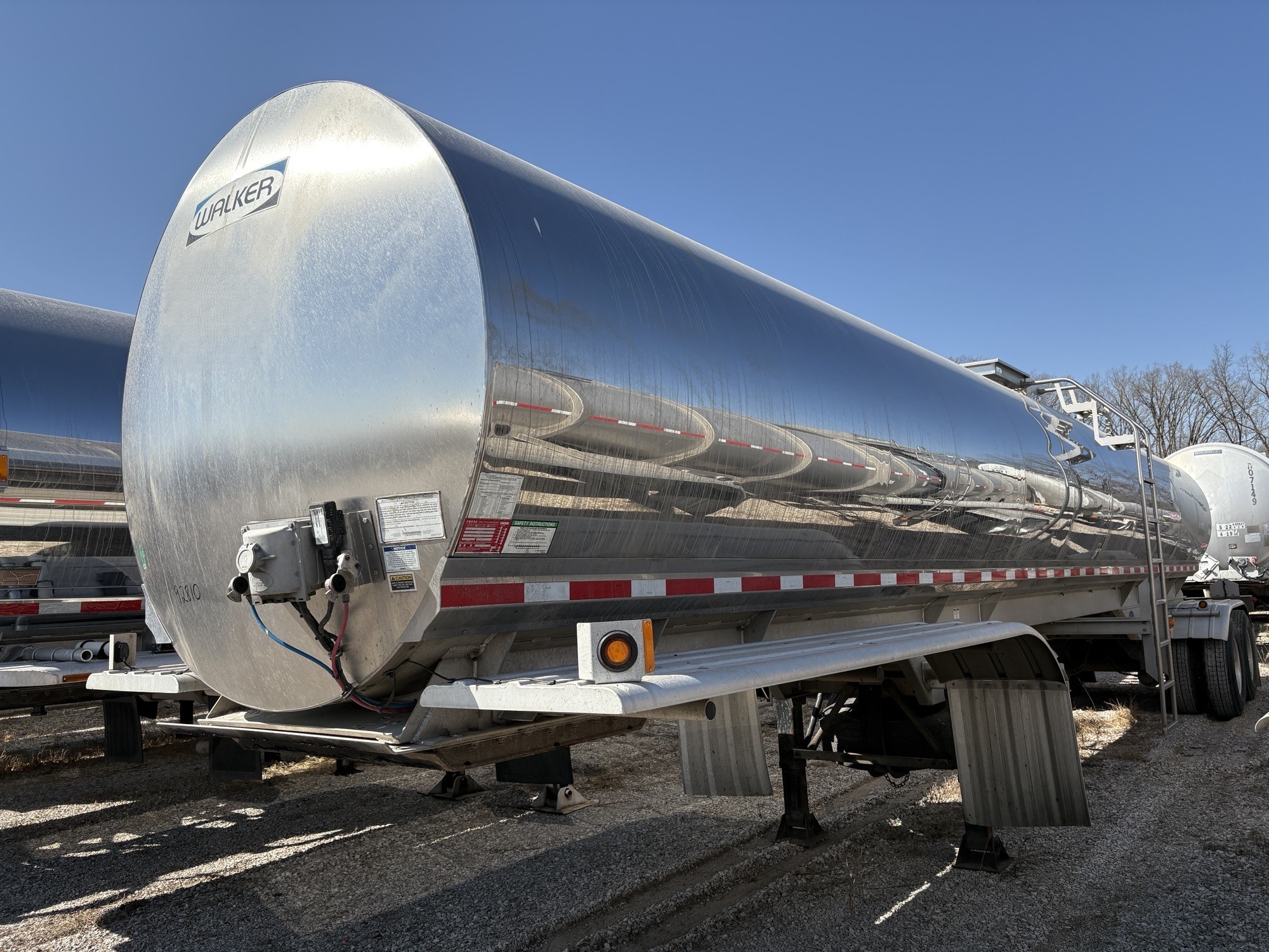 2020 WALKER 6250GAL 3A SANITARY