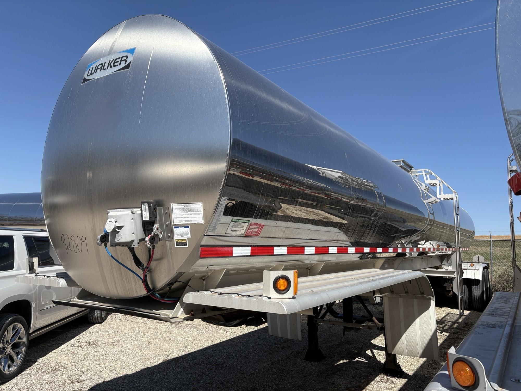 2020 WALKER 6250GAL 3A SANITARY