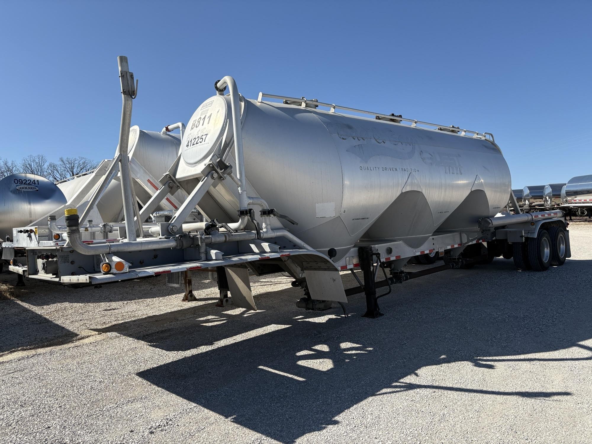 2012 POLAR 1200cu PNEUMATIC