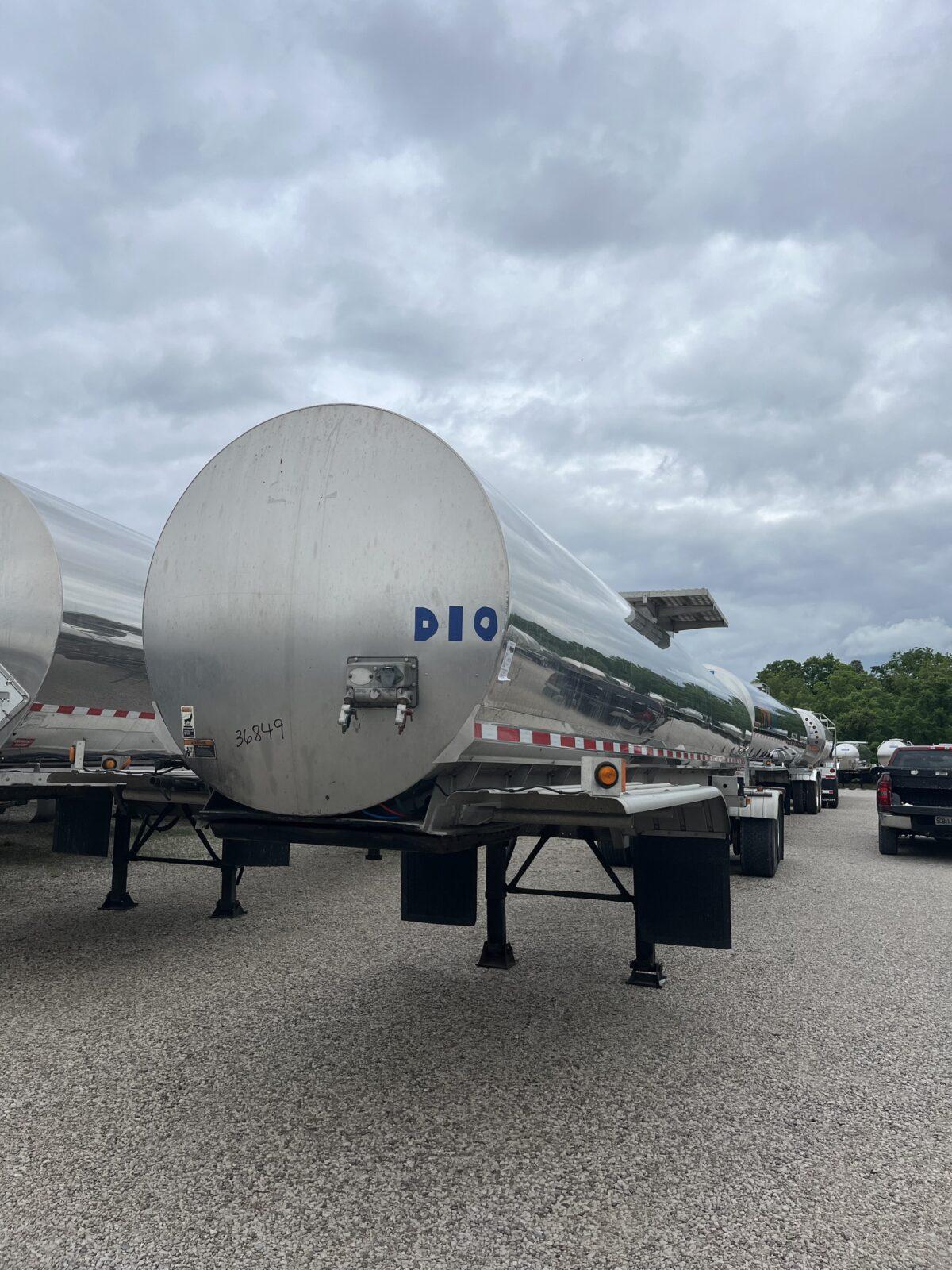 2004 Walker 5000 Gallon