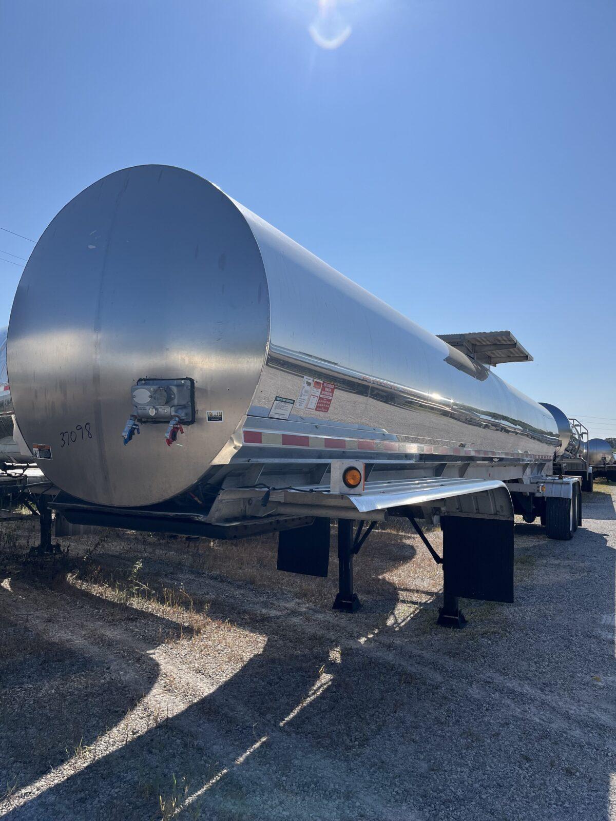 2005 Walker 5000 Gallon