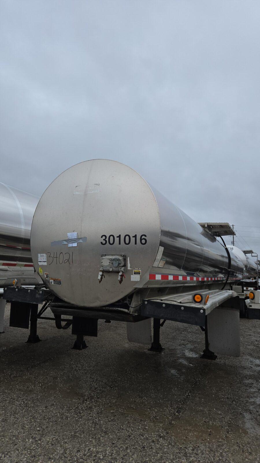 2001 Walker 5000 Gallon