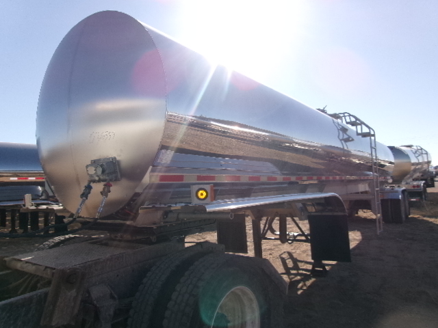 2004 WALKER 6250 GALLON 3A SANITARY