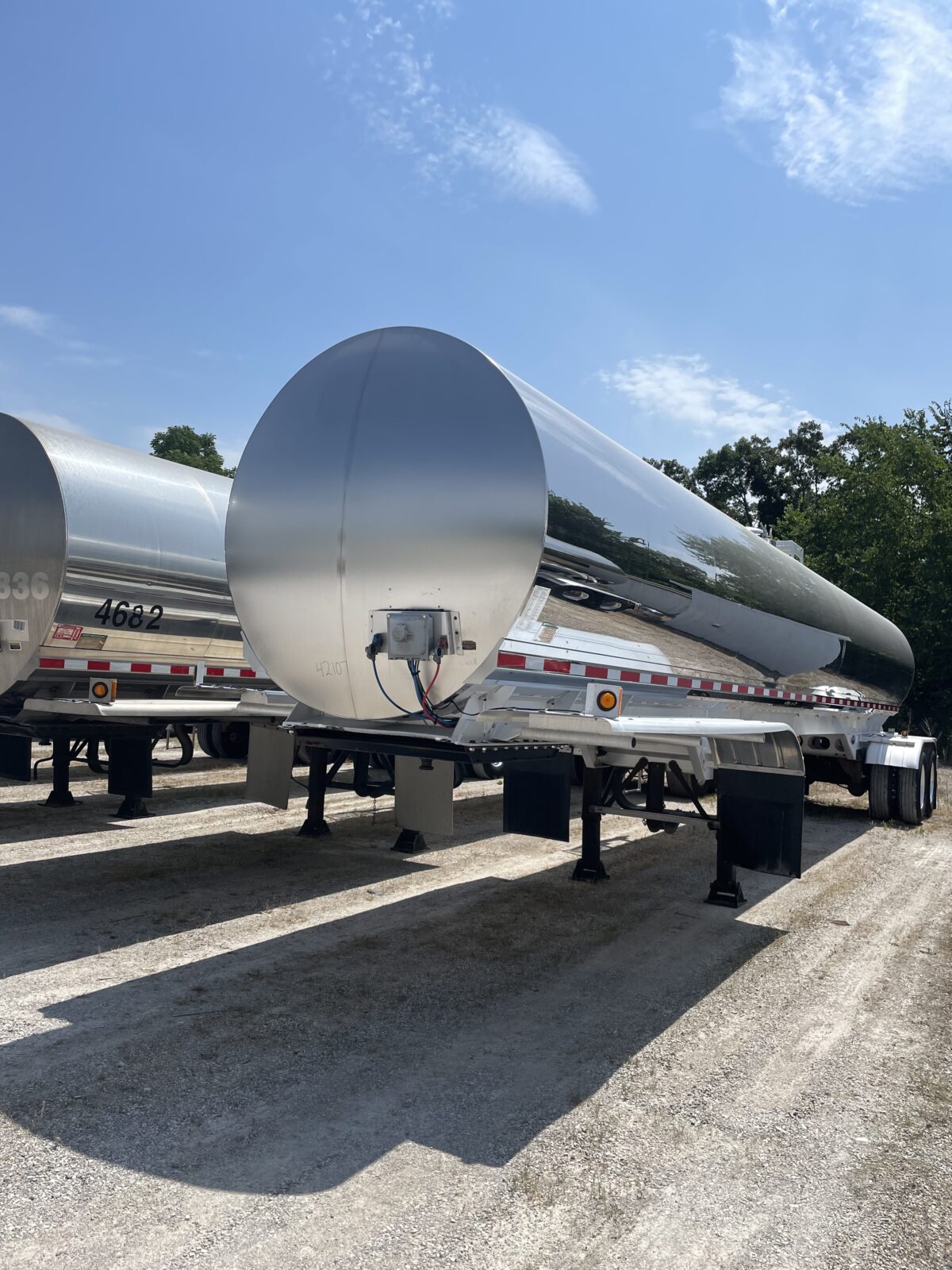 2011 WALKER 6200GAL 3A SANITARY