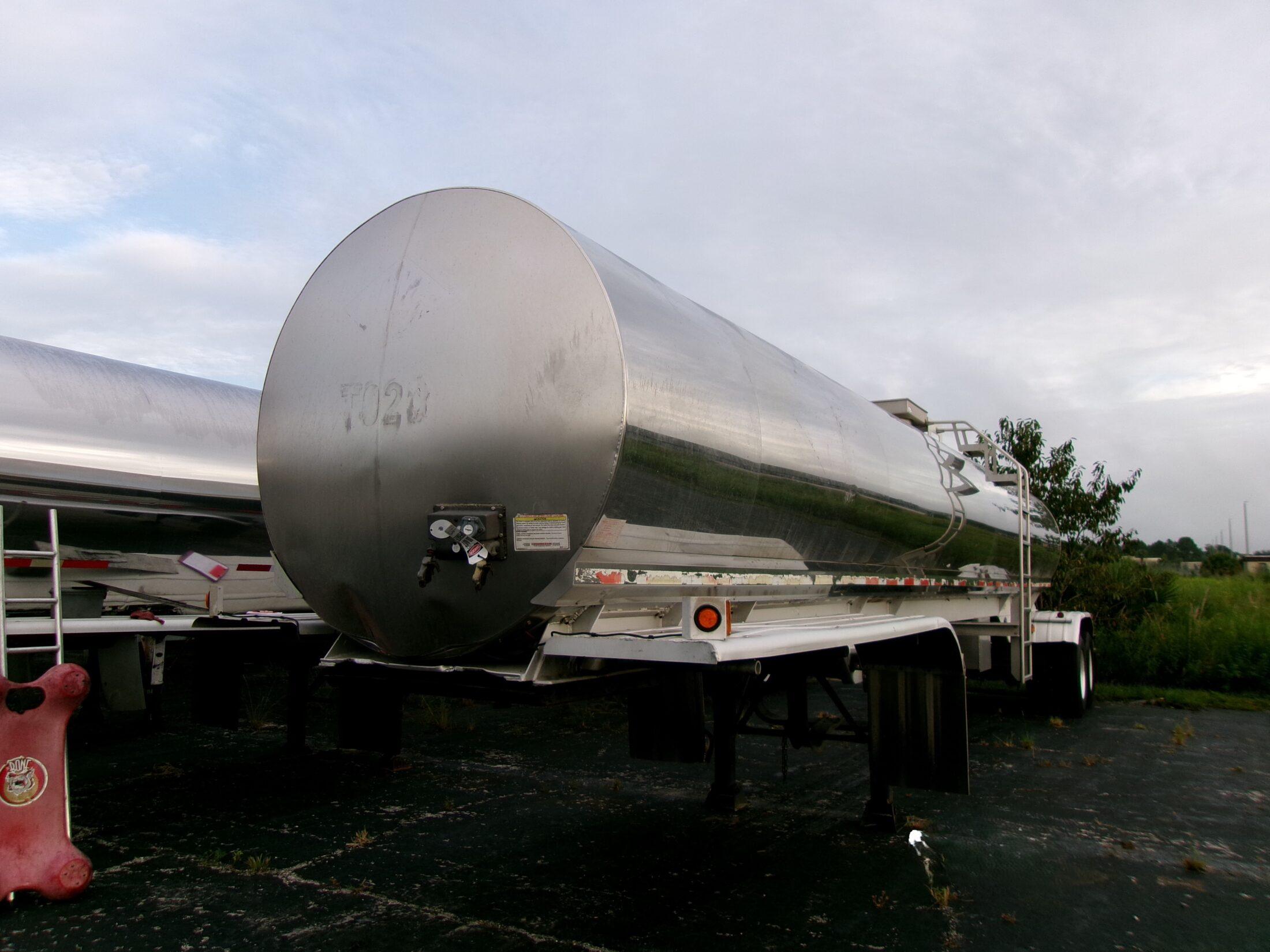 2003 WALKER 6200 GALLON 3A SANITARY TRANSPORT  36019