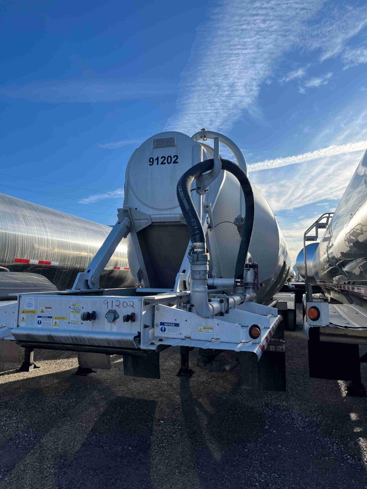 2012 HEIL 1040 CUBE DRY BULK  91202