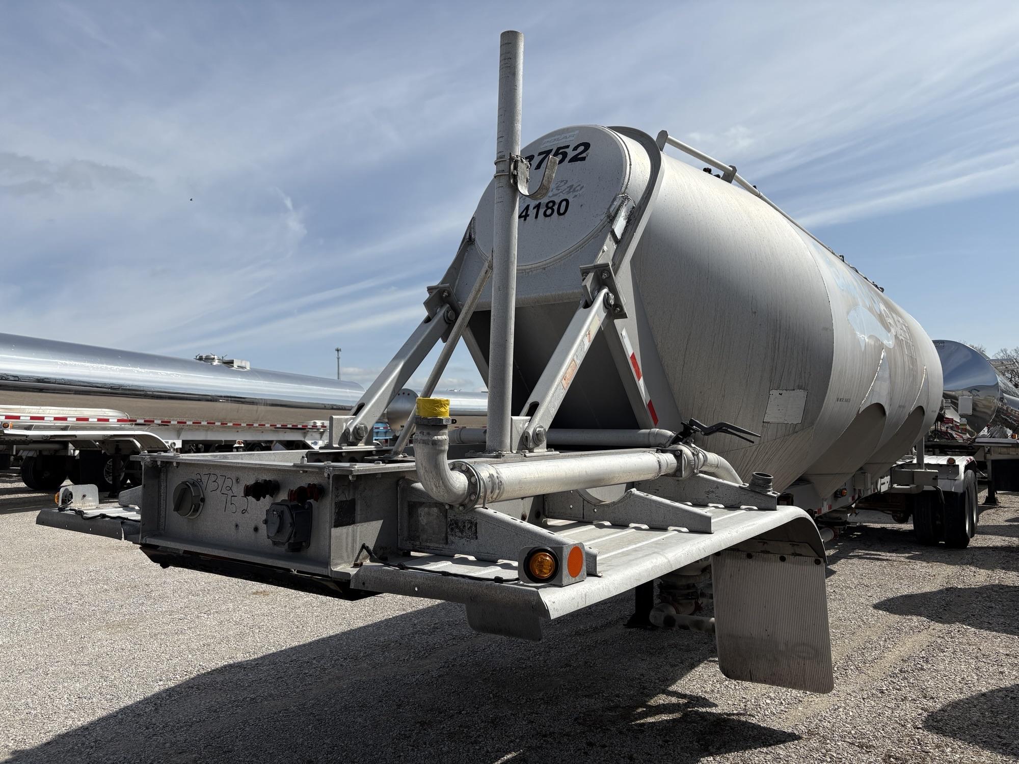 2004 POLAR 1000 CUBE DRY BULK  27372