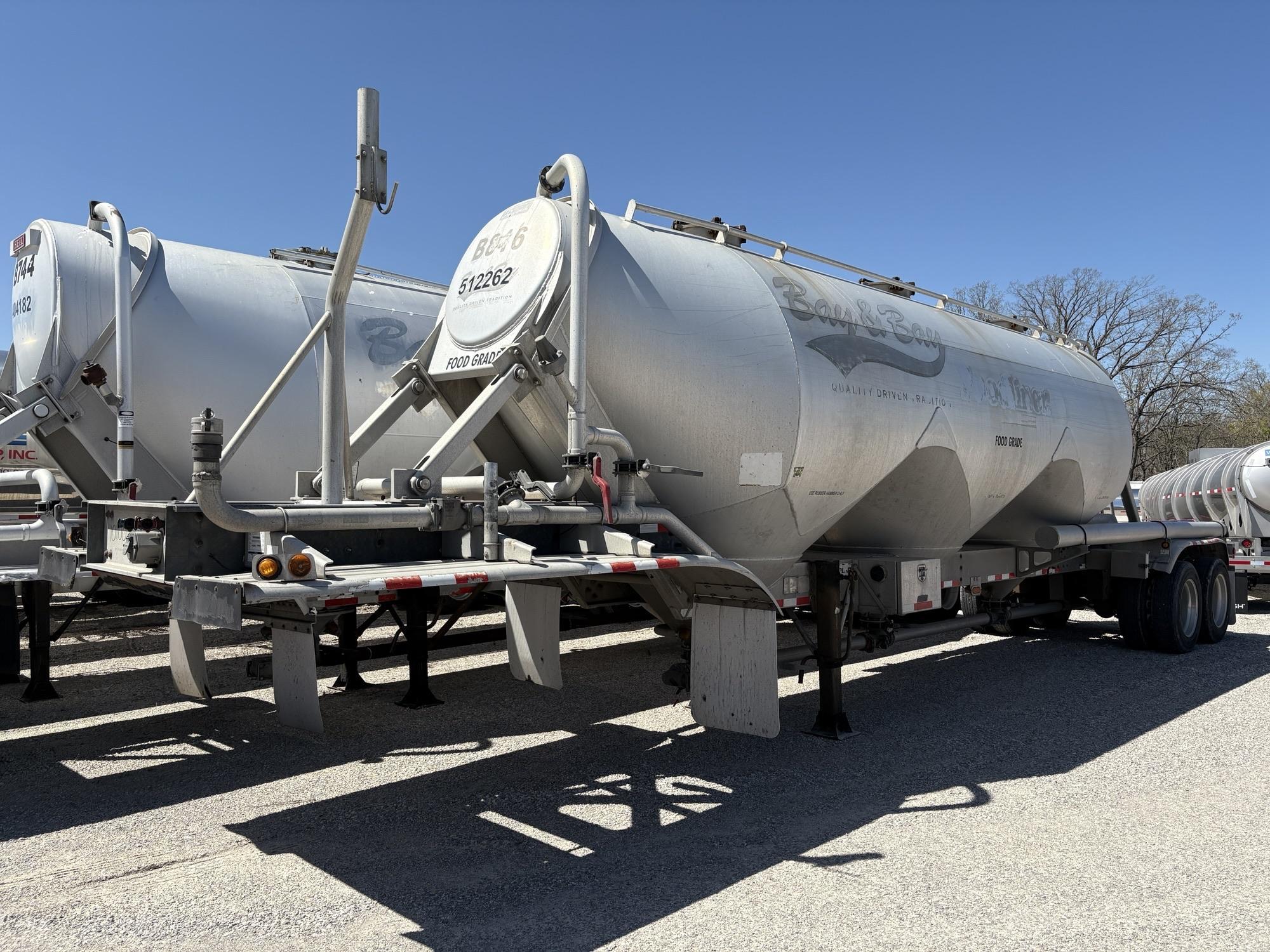 2012 POLAR 1000 CUBE DRY BULK  10100