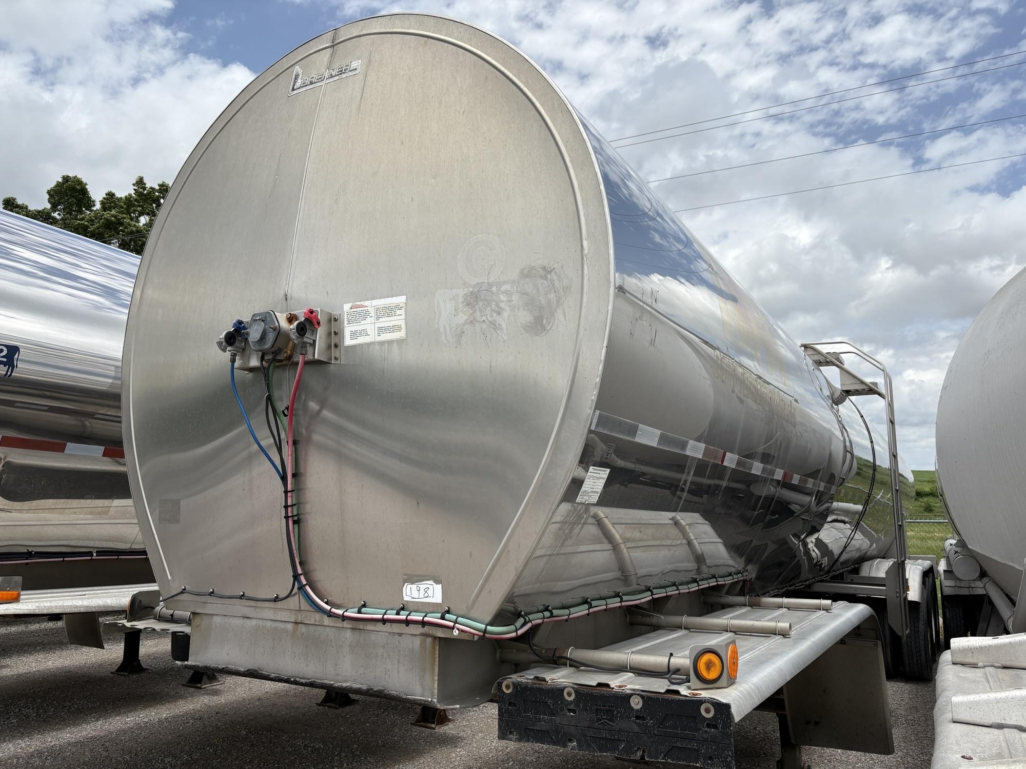 1998 BRENNER 7200 GALLON 2 COMPARTMENT FARM PICK UP M1816
