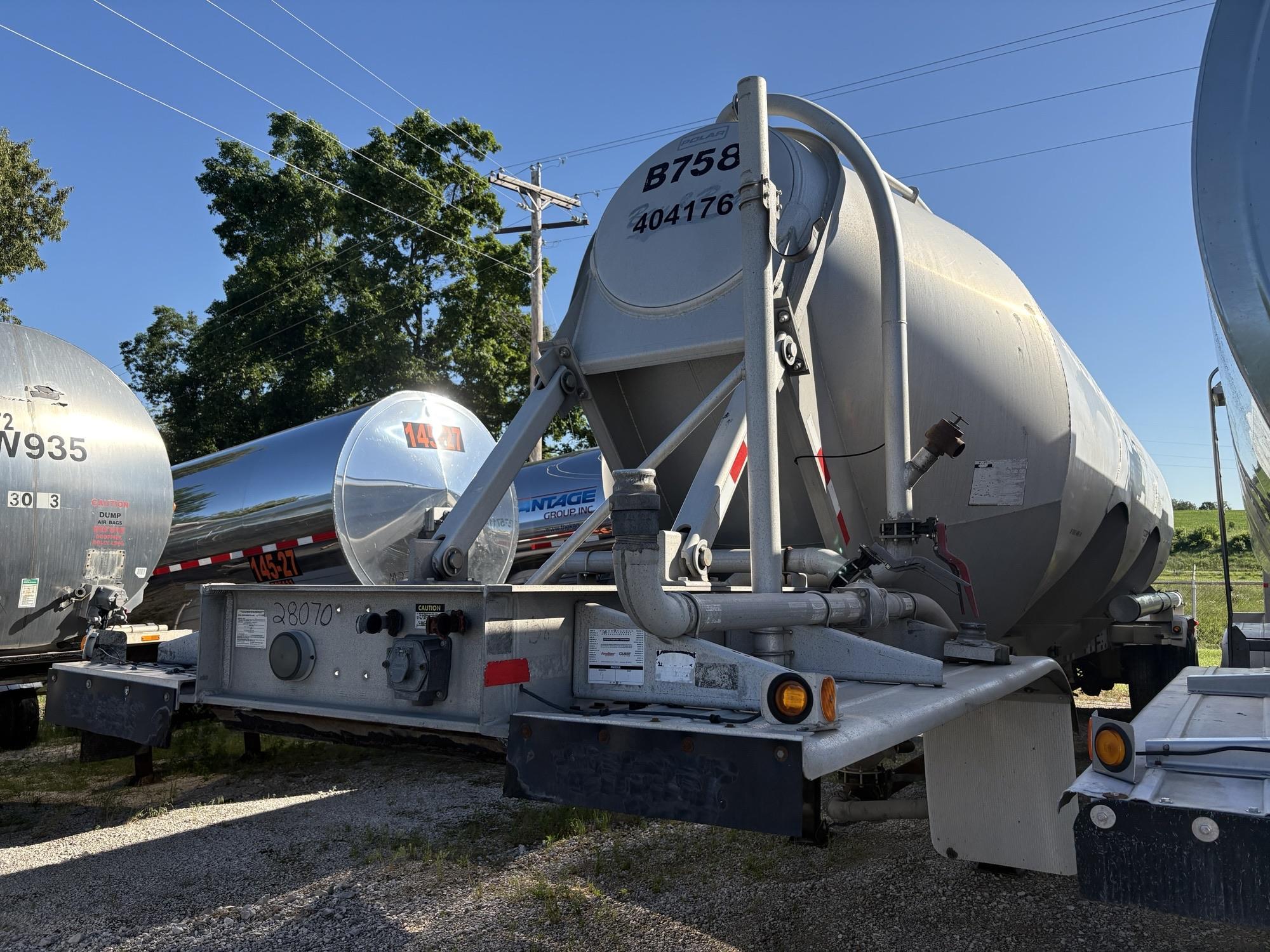 2005 POLAR 1200 CUBE DRY BULK  28070