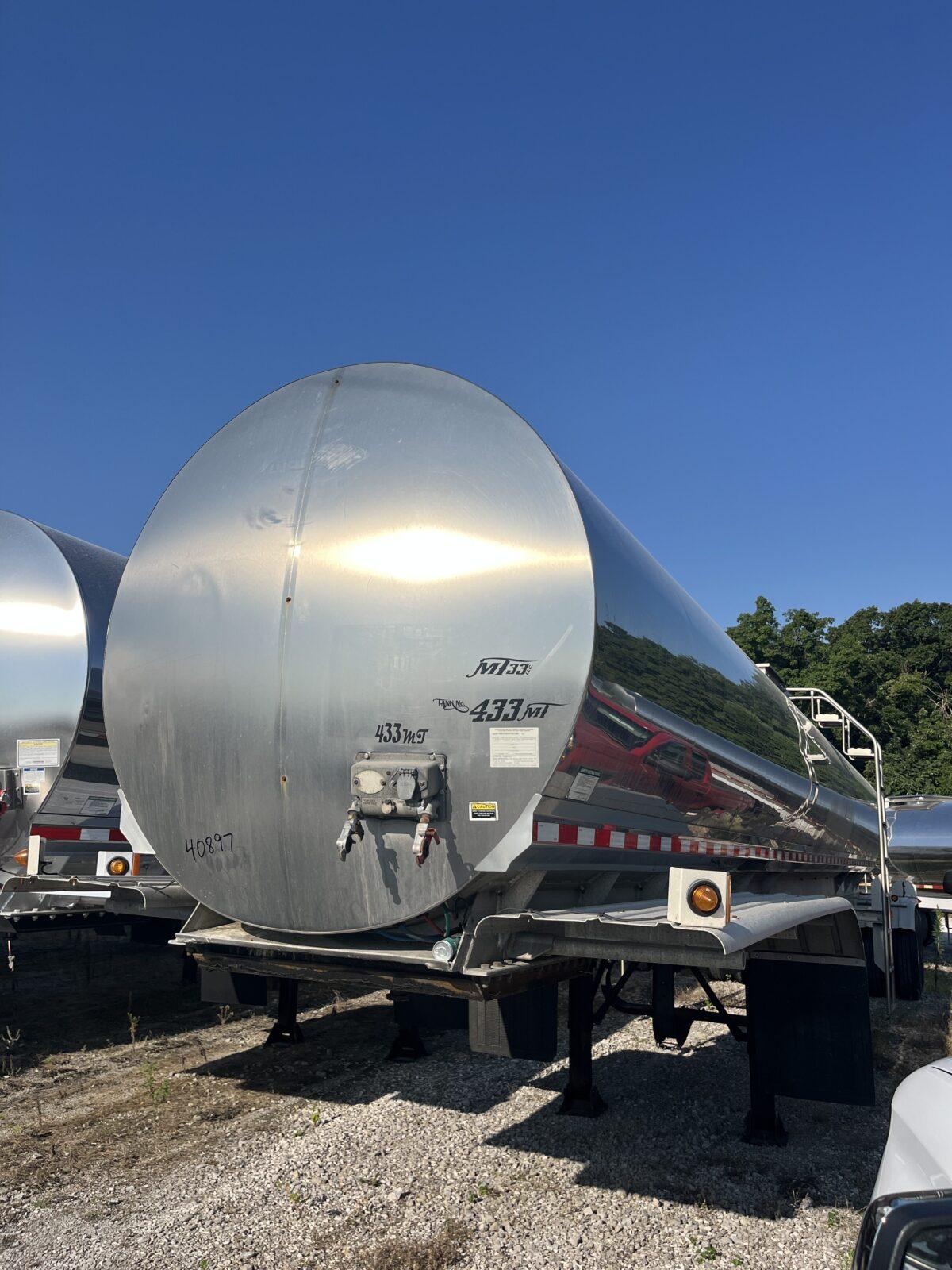 2009 WALKER 6200 GALLON 3A SANITARY TRANSPORT  40897