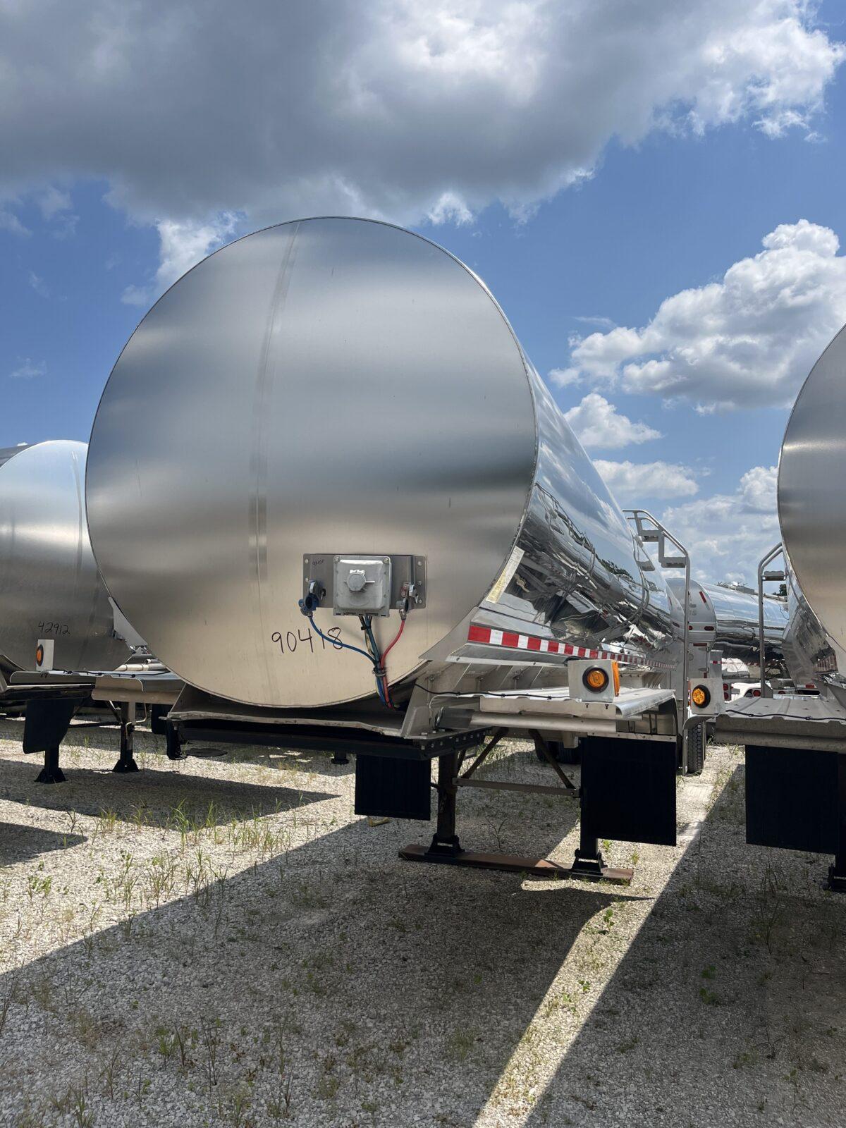 2018 WALKER 7000 GALLON 3A SANITARY TRANSPORT  90418