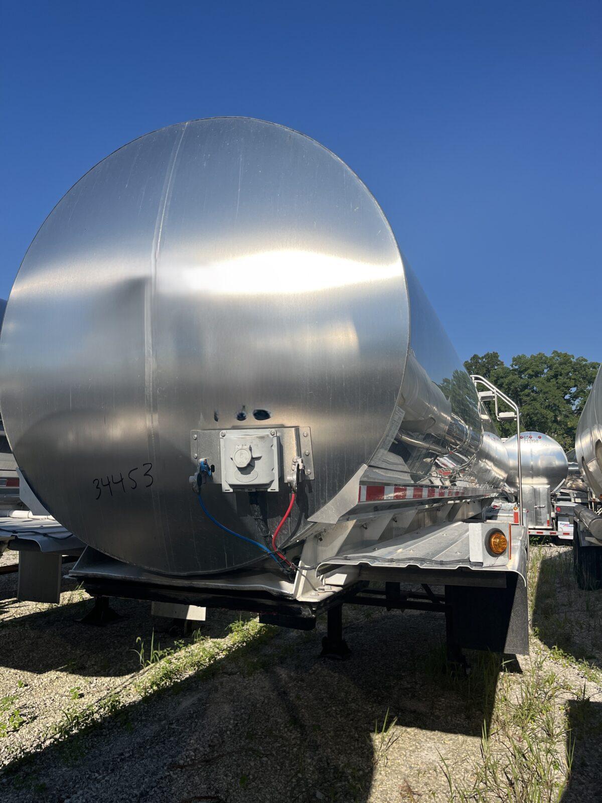 2002 WALKER 6500 GALLON 3A SANITARY TRANSPORT  34453