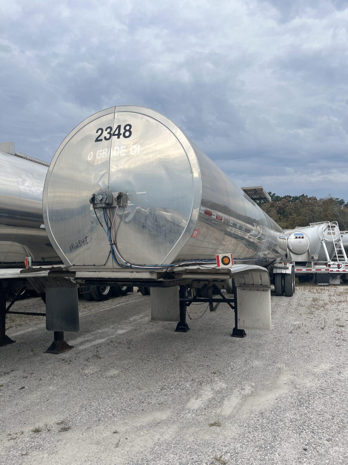 2000 BRENNER 6500 GALLON 3A SANITARY TRANSPORT  2348