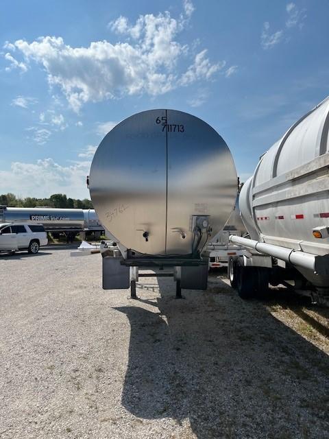 2002 7000 GALLON WALKER FOOD GRADE WITH PUMP  34761