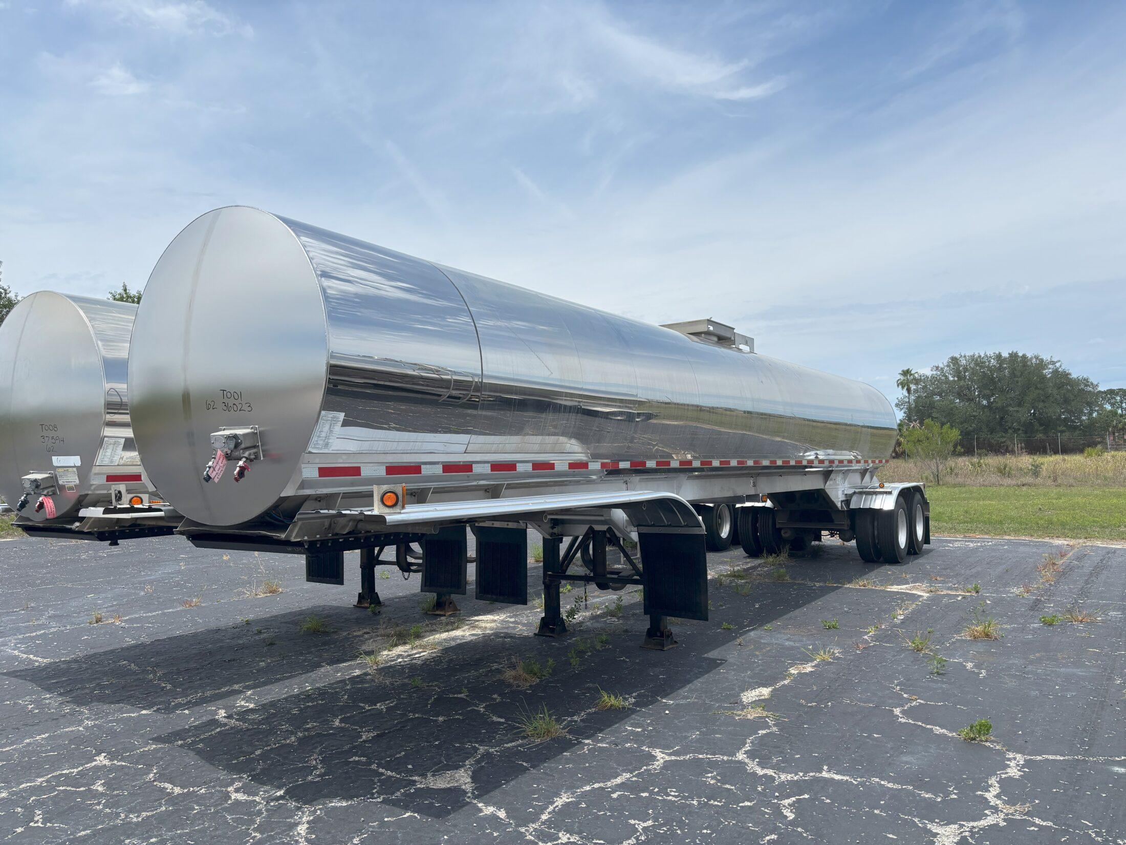 2003 WALKER 6200 GALLON 3A SANITARY TRANSPORT  36023