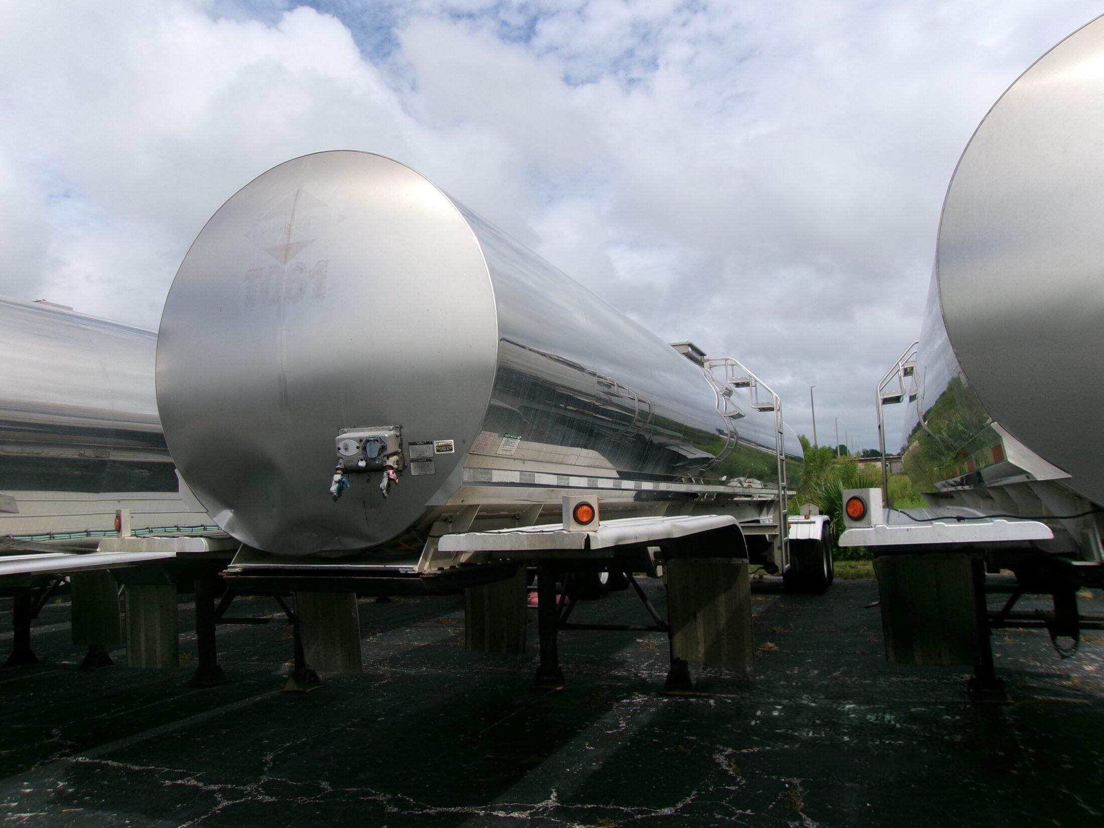 2011 WALKER 6200 GALLON 3A SANITARY TRANSPORT  42790